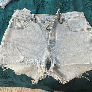 501 Levi Shorts Size 28